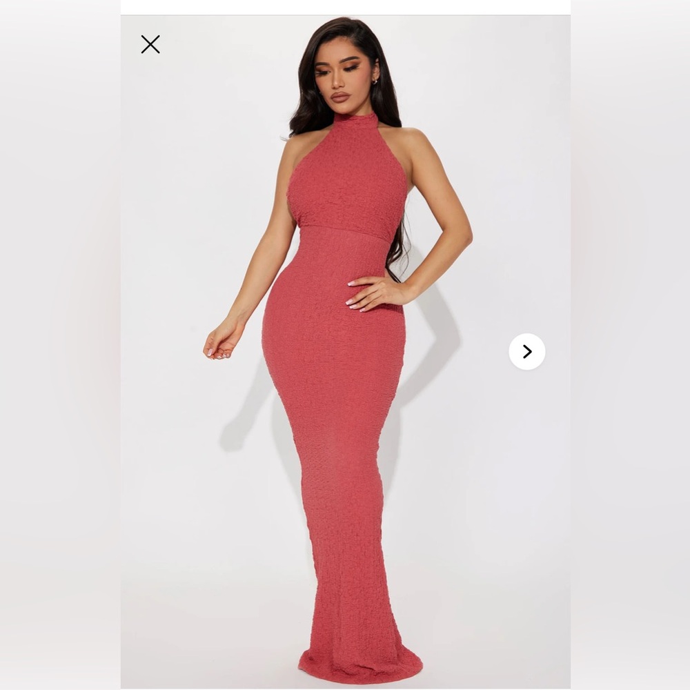 Fashion Nova M((8/10) Textured Fishtail Halter Neck Maxi Dress, NWT